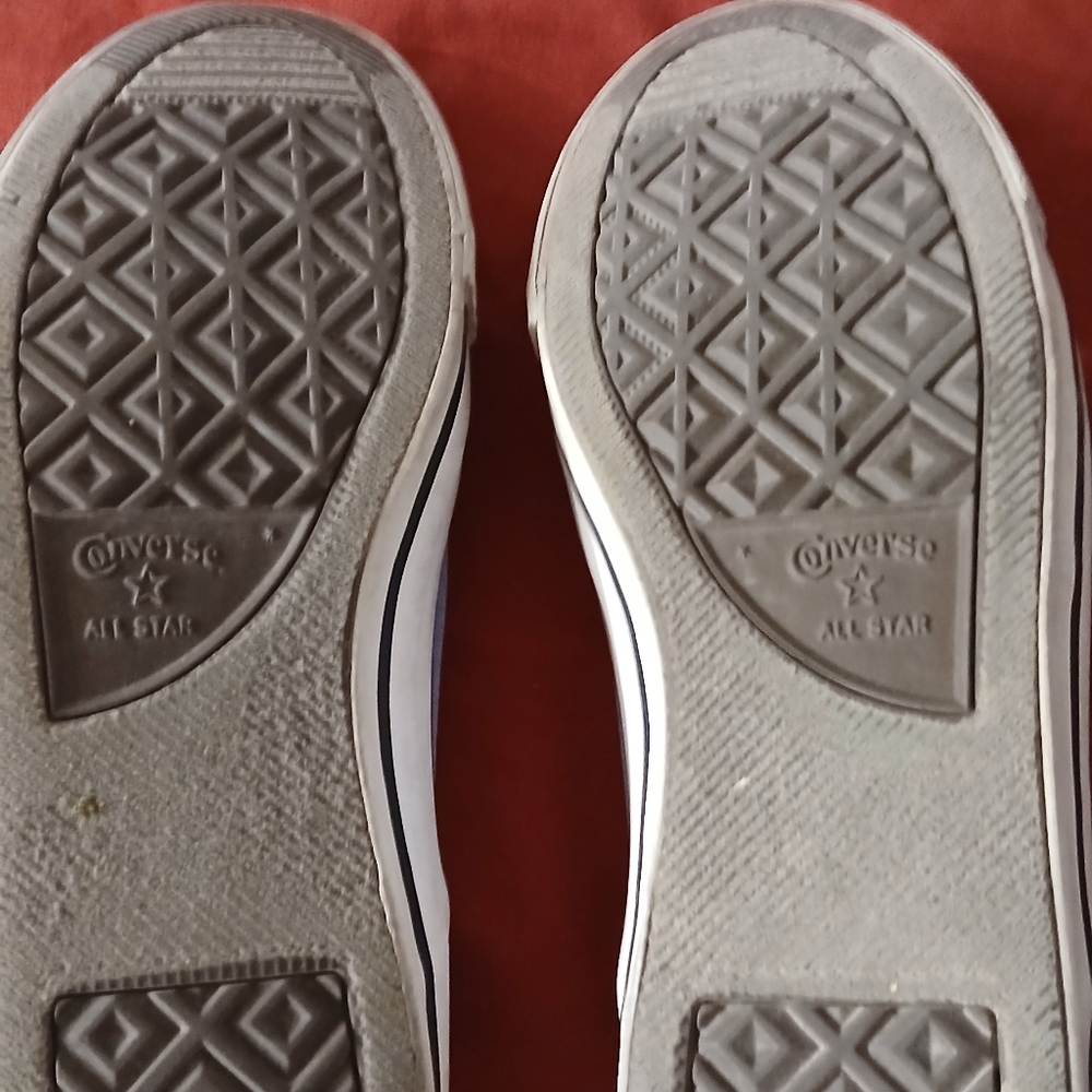 Low Top Convers - Picture 5 of 5